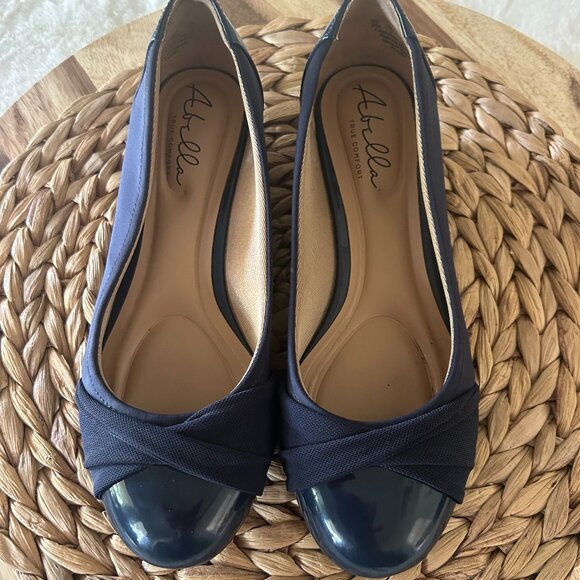 Abella Navey Flat - Picture 1 of 5